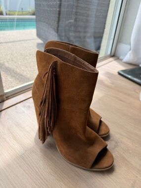 Dolce Vita Brown Suede Fringe Peep-Toe Ankle Booties